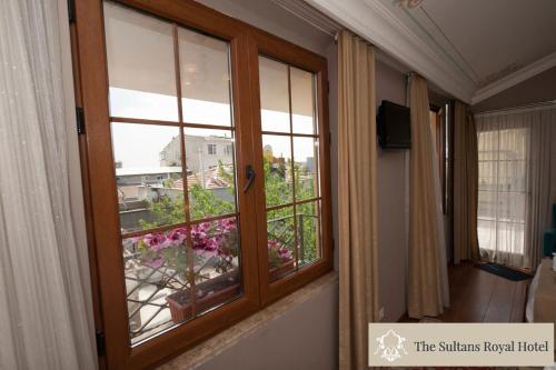 Sultans Royal Hotel - image 2