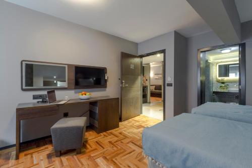 Lampa Design Hotel-Special Category - image 2