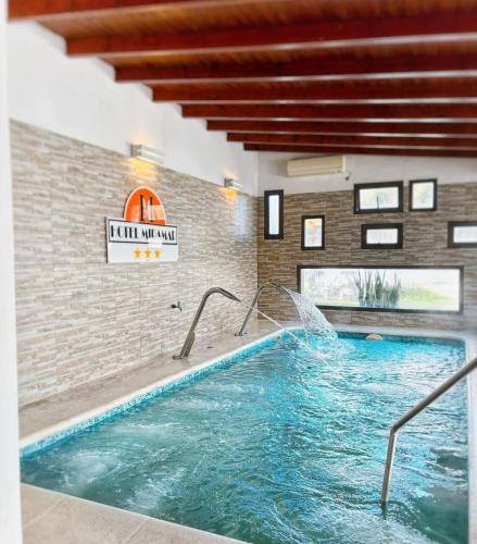 Swimming pool, HOTEL MIRAMAR in Concepción