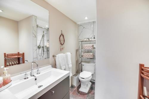 Home Near Santa Fe Plaza with Patio! in Santa Fe, USA