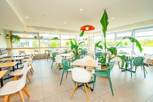 Létesítmények, Hotel Brossard in Brossard