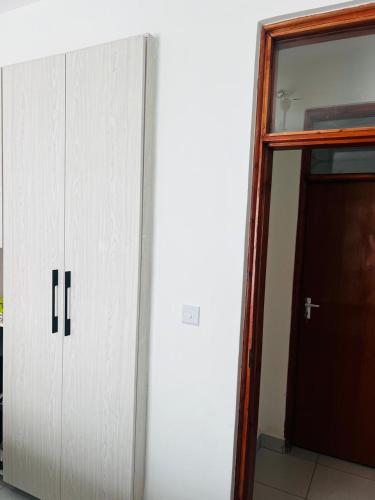 Gianas stays with pool