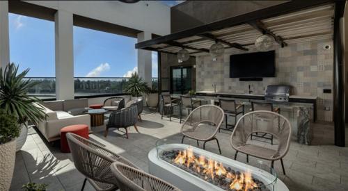 Amazing Place By Disneyland with Pool with Rooftop BBQ in Orange, USA