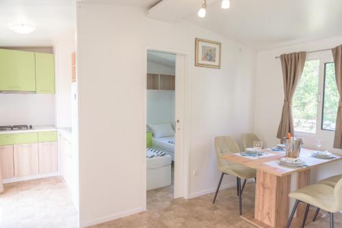 virtuve, Tiny House Kety in Krupa