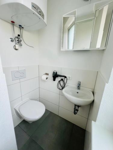 ห้องน้ำ, Jainzen Einzimmerferienwohnung mitten im Zentrum in บาด อิสเชล