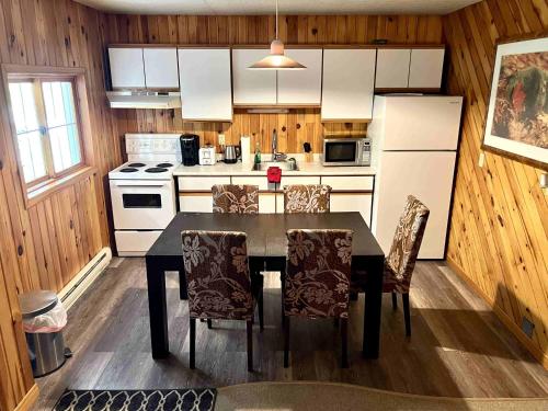 High Falls Bay Cottages, Camping & Waterpark in Bracebridge (ON)