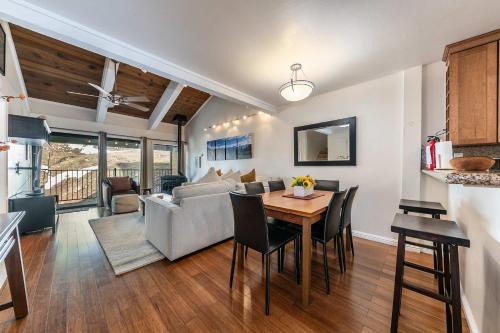 2BR Mins to Alpine Base Area at Palisades in Alpine Meadows (CA)
