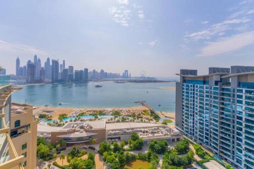 Palm Jumeirah Seven Palm 1 Bedroom with infinity pool and Palm jumeirah beach, Dubai (Foto 6)