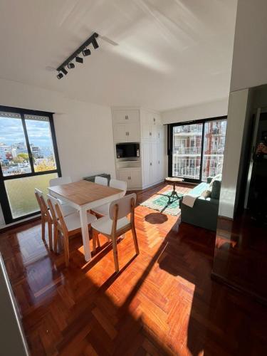 Amplio departamento luminoso en Belgrano, max 6 pax, wifi rapido, cochera, Buenos Aires