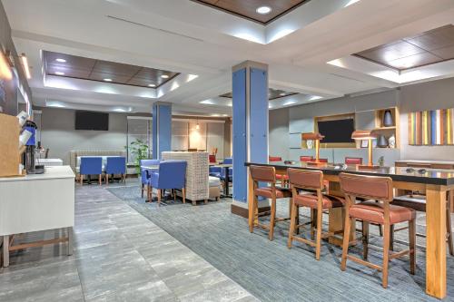 Eten en drinken, Holiday Inn Express Hotel & Suites Clute-Lake Jackson By IHG in Clute (TX)