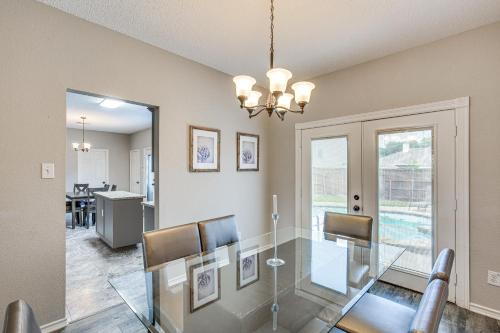 Pet-Friendly Allen Home about 30 Mi to Dallas! in Allen, USA