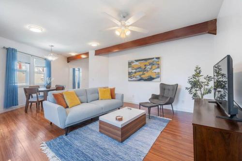 Woodland Victory Hideaway in Tarzana, USA