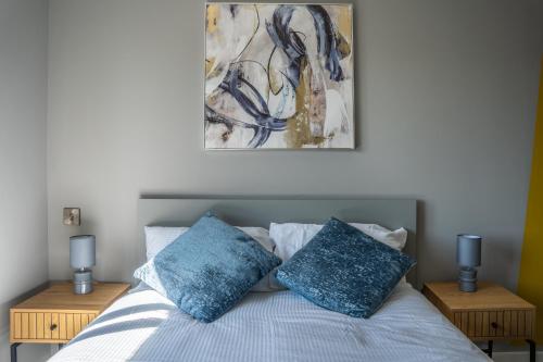 Apt 21 - Modern 2-Bedroom Gem
