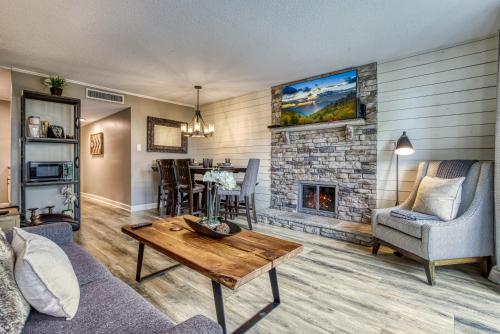 5 Star Summit View, adjacent to the National Park in Gatlinburg, USA