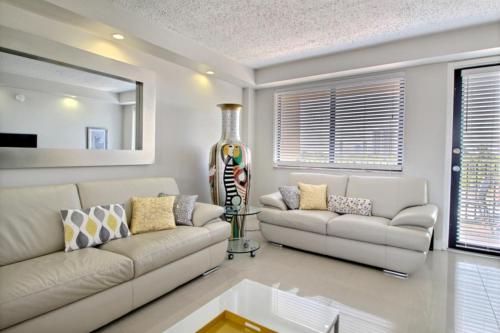 Golden Isles # 509 in Hallandale Beach, USA