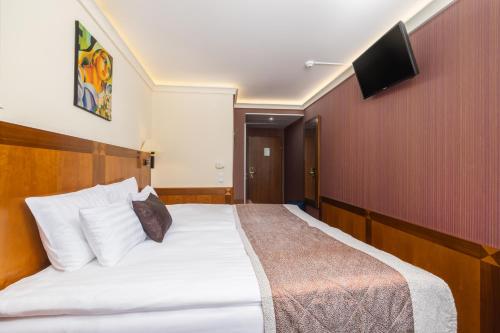 Carlton Hotel Budapest - main image