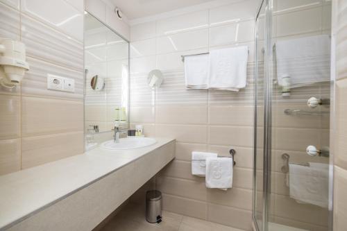 Carlton Hotel Budapest - image 6