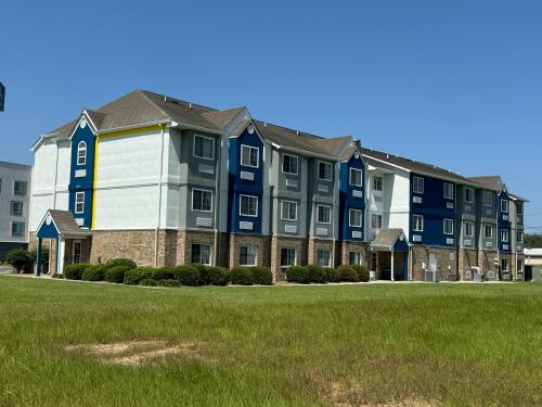 Microtel Inn & Suites by Wyndham Albertville in Albertville, USA