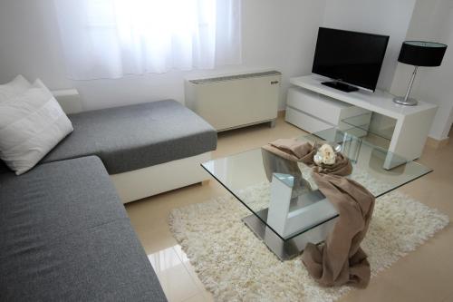 Two-Bedroom Apartment with Balcony image 1