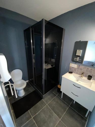 Vannas istaba, Chambre L Arts de Vivre in Corcelles-les-Arts
