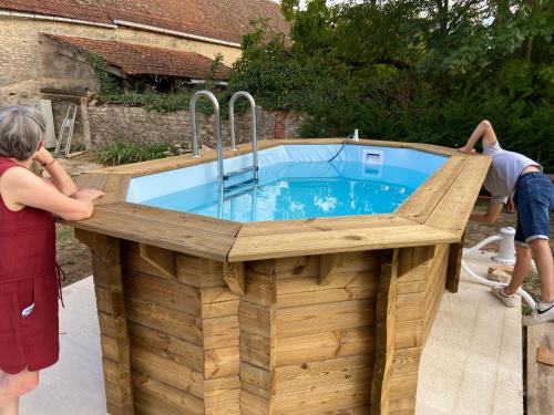 Peldbaseins, Chambre L Arts de Vivre in Corcelles-les-Arts