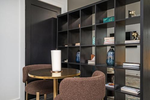 Szórakozási lehetőségek, Unwind in a Modern Suite in Summerhill-Peoplestown in Peoplestown