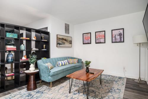 Szórakozási lehetőségek, Unwind in a Modern Suite in Summerhill-Peoplestown in Peoplestown