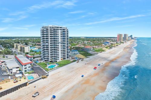 Oceanfront Daytona Beach Condo with Shared Pool - main image