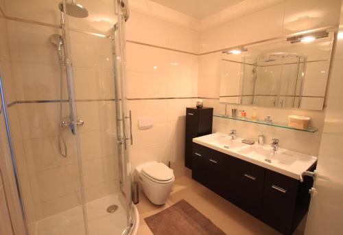 Two-Bedroom Apartment with Balcony image 2