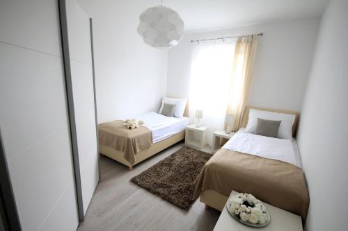 Two-Bedroom Apartment with Balcony image 5