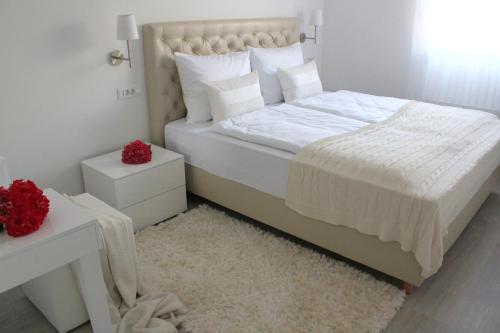 Two-Bedroom Apartment with Balcony image 6