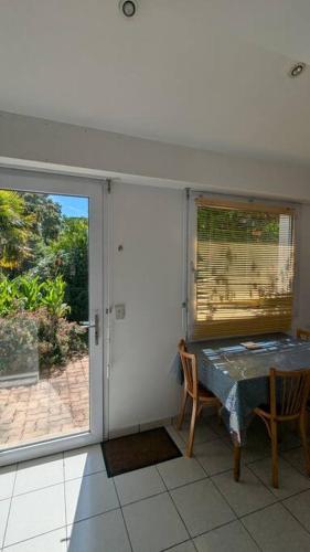 Logement indépendant calme proche de Nantes avec jardin (Logement independant calme proche de Nantes avec jardin) in แทรลิเย