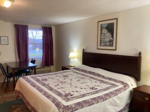 Golden Knight Inn and Suites in Rock Stream, USA