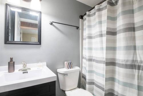 WOOD INN Cozy 2BD over the bridge WOOD INN Cozy 2BD over the bridge