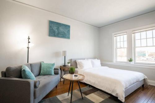 CITY VIBES - Modern Suite in the heart of Downtown CITY VIBES - Modern Suite in the heart of Downtown