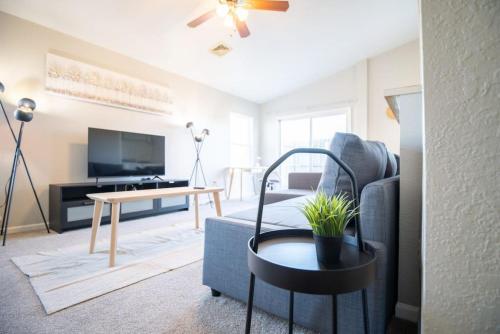 VILLA VERBENA - Sleek 3 BD in Pekin in Pekin (IL)
