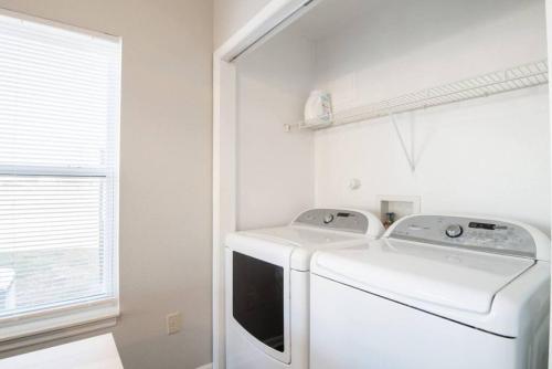 VILLA VERBENA - Sleek 3 BD in Pekin in Pekin (IL)