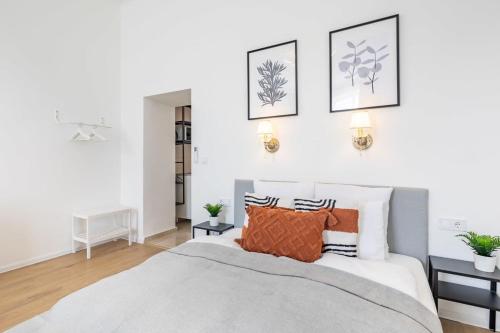 Central - Cute and Comfy Home - image 2
