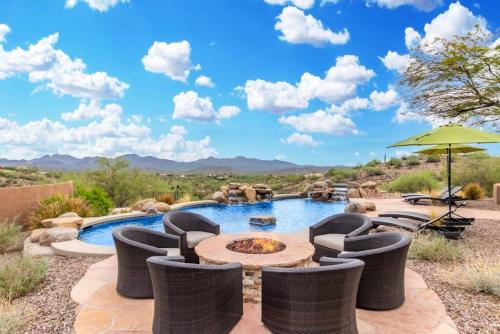 Stunning Secluded Ranch, Sleeps 8, Pool and Jacuzzi in ฟอร์ตแมคโดเวลล์