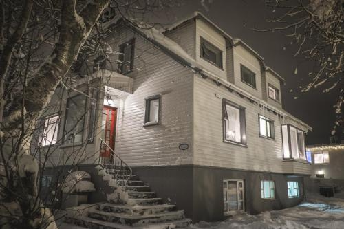 ทัศนียภาพภายนอกโรงแรม, โทริสทุน อพาร์ตเมนต์ (Thoristun Apartments) in เซลฟอส