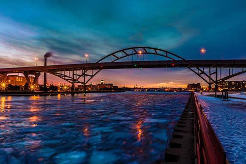 Trendy Getaway: Pet-Friendly + 5 Min to Downtown Trendy Getaway: Pet-Friendly + 5 Min to Downtown