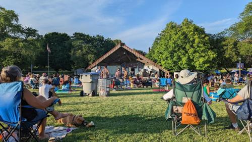 Trendy Getaway: Pet-Friendly + 5 Min to Downtown Trendy Getaway: Pet-Friendly + 5 Min to Downtown