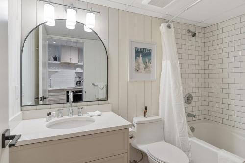 KING Bed - Premium STUDIO Suite - Ski Valet - Village, Whistler (fotografie 6)