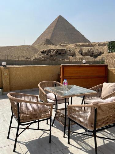 Tamara Front Pyramids & Valley Temple View