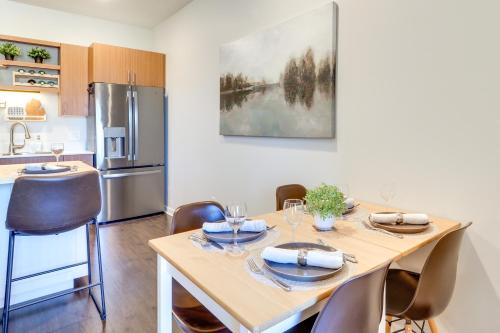 Condo Near Beach and Downtown in Traverse City! in Traverse City, USA
