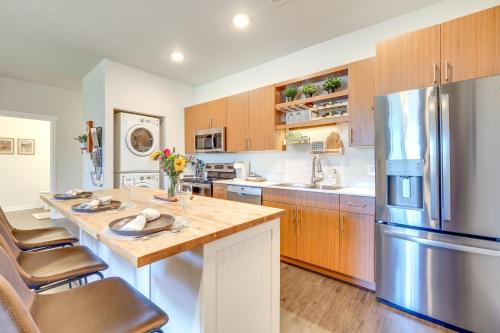 Condo Near Beach and Downtown in Traverse City! in Traverse City, USA