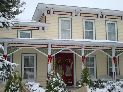 Arbor View House Bed and Breakfast - 숙소 외관