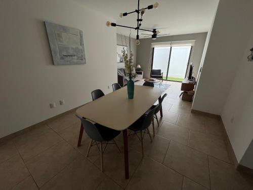 Departamento Zona Jurica a 2 min Av 5 de febrero en Torre de Piedra in Salitre, Mexico