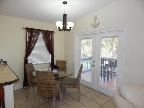 Cayman Cottage in Summerland Key, USA