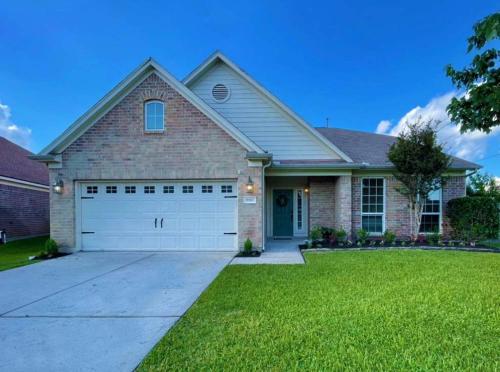Elegant Conroe Getaway with Game Room & BBQ in Conroe, USA